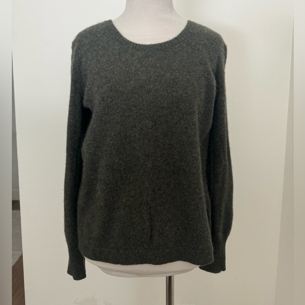 Qi New York Cashmere Sweater Crew Neck Green size Medium